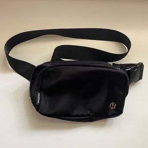 Lululemon belt bag
